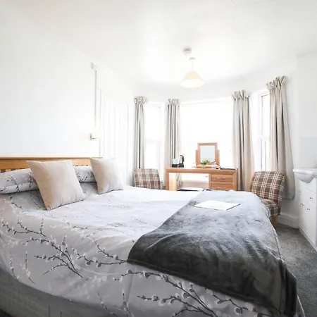 Nocleg ze śniadaniem No 10 Treverbyn Road 3*