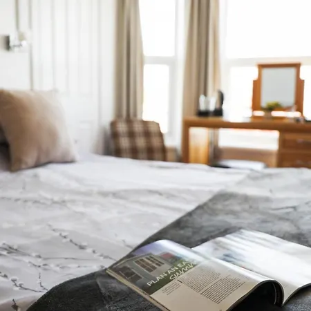 No 10 Treverbyn Road Bed & Breakfast 3*